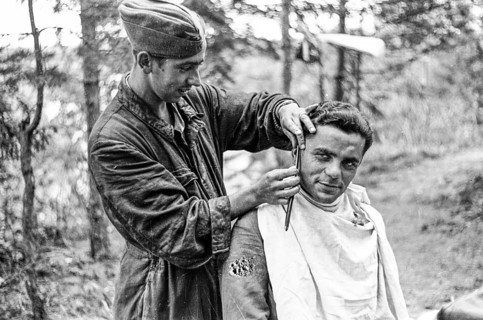 Historische Luftaufnahme, Gesichter des zweiten Weltkrieges, Deutsche Luftwaffensoldaten in einer