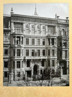Berlin, Mitte, representative residential building, Gründerzeit, figures, historicism, magnificent