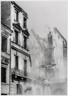 Munich, ruins, bombing, collapsing house wall, World War II, National Socialism, A partially