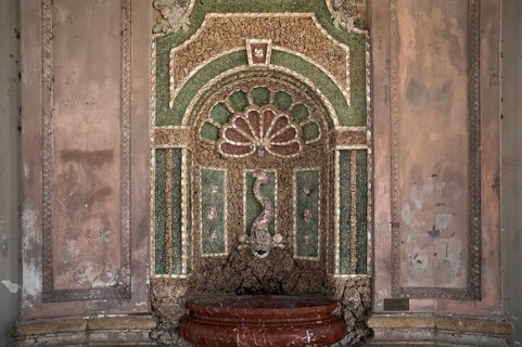 Fish from mussels as a water dispenser, fountain, mussel fountain in the Diana Temple, Hofgarten,