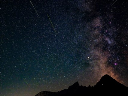 Shooting stars and Milky Way over the Watzmann, Schönau am Königssee, Berchtesgadener Land,