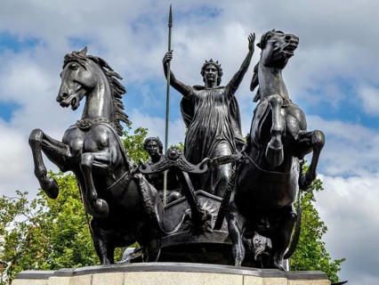 Thomas Thornycroft's bronze monument to Boudica and her daughters, completed in 1902, shows the
