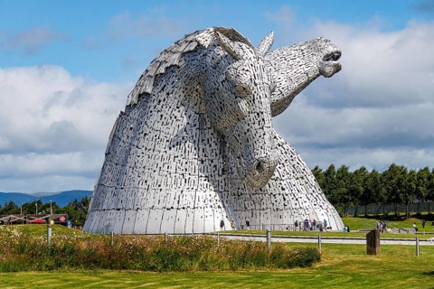 The Kelpies, designed by Andy Scott, a pair of monumental, 30-metre-high steel horse-head