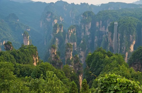 Panoramic view of the quartz sandstone pillars of the Tianzi Mountains in Zhangjiajie National Park