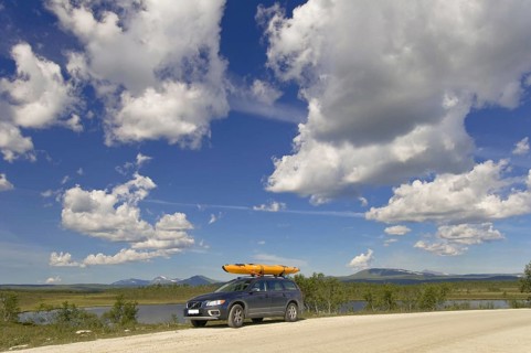 Volvo with kayak on roof