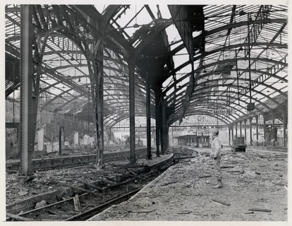Aachen Central Station, destroyed, rubble, World War II, A destroyed train station with damaged