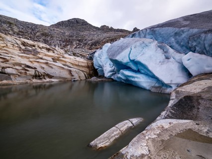 Ice breaks in the glacial lake, Venedigerkees, Hohentauern National Park, Venice Group, Hohe Tauern