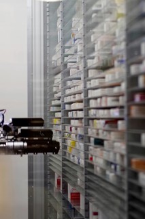 Order picking machine, pharmacy, warehouse, medicines, Germany