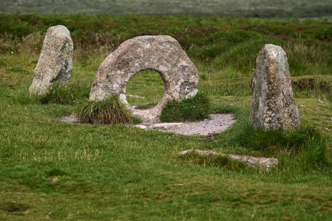 Megalithic formation Mên-an-tol, Lochstein, menhir, also Crick Stone or Devil's Eye, Morvah,