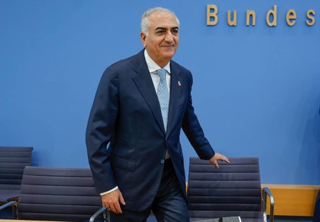Prince Reza Pahlavi, the Iranian opposition leader, speaks during a press conference, Berlin, 23.04