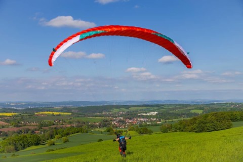 Paragliders at Quohrener Kipse, Kreischa, Saxony, Germany