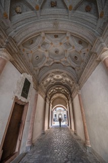Passage to the courtyard of the city palace, built in Renaissance style, Residenzstraße 2, Neuburg