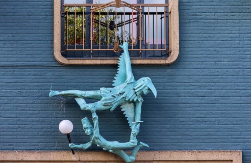 Figures on the façade of the Dille & Kamille department store, formerly a theatre, Enschede, the