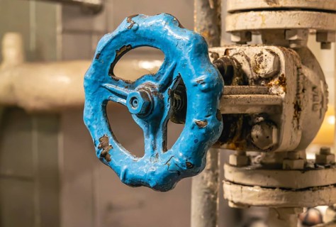 Detailed photos from the engine room of the former freighter Cap San Diego, museum ship in the Port