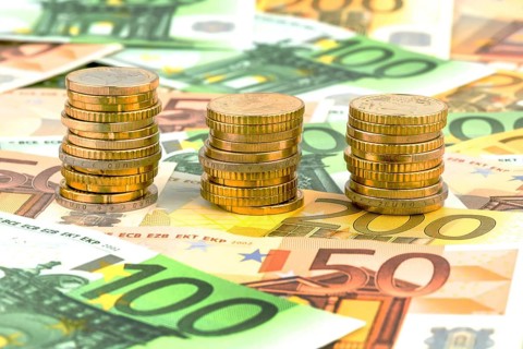 Three piles of coins, symbolic photo for financial planning, investments and interest income, cent,