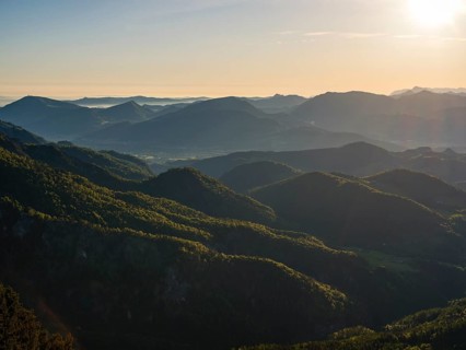 Morning atmosphere at Rauhen Kopf, in the back the Salzkammergut, Bischofswiesen, Berchtesgadener