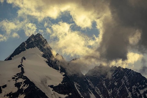 View of Grossglockner, highest mountain in Austria, Alps, Heiligenblut am Grossglockner, Carinthia,