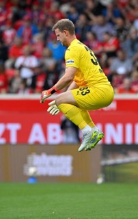 Warm-up session: Goalkeeper Thomas Dähne, 1. FC Heidenheim 1846 FCH (33) Bundesliga, football,