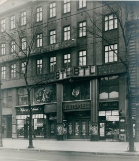 Berlin, Mitte, Alexanderstr. 40, BTL Lichtspiele, cinema, film Chang, shops, large cinema with