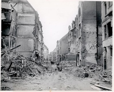 Cologne, ruins, bombed houses, residents, the end of the war, World War II, National Socialism, A