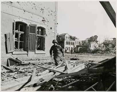 Saarlautern, World War II, US Army, ruins, destroyed city, delusion of war, end of fascism, soldier