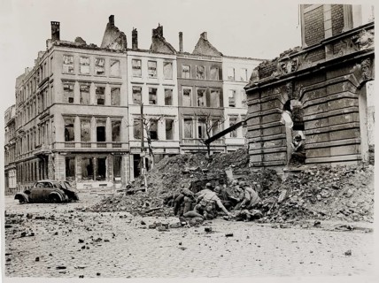 Aachen, house-fighting in the city. US soldiers, army, ruins of World War II, soldiers among rubble