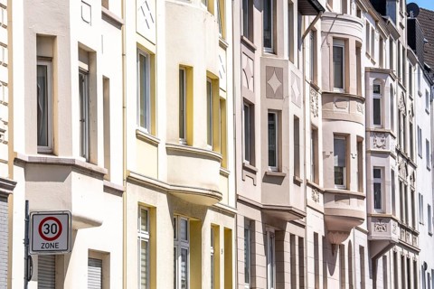 Façades of older, well-preserved, well-maintained residential buildings, partly Art Nouveau,