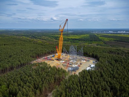 Assembly of the GICON high-altitude wind tower. The world's tallest wind turbine is taking shape.