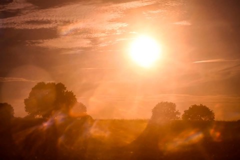 Partial solar eclipse on August 12, 2026 in Hamburg, Germany +++ editorial use only