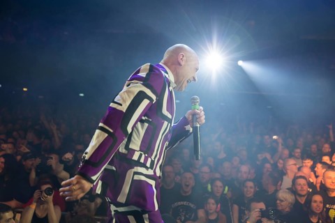 Stumpen (Gero Ivers), singer of Knorkator live on All good things are 30! Tour at the Columbiahalle