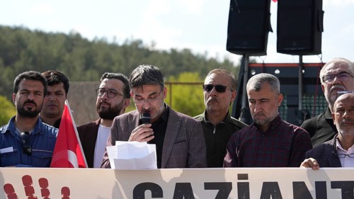 Hundreds of demonstrators take part in a protest organized by 45 non-governmental organizations