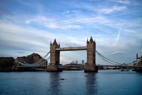 Thames, Tower Bridge, Canary Wharf behind, London, England, Great Britain, Great Britain