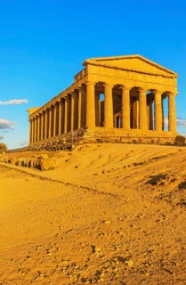 Temple of Concordia, Valley of Temples, Agrigento, Sicily, Italy
