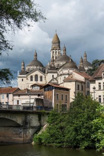 Pont des Barris with old town and Saint-Front Cathedral in Pèrigueux, Dordogne, France