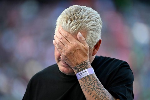 TV expert Stefan Effenberg, portrait, disappointed, gesture gesture hand in front of face, soccer,