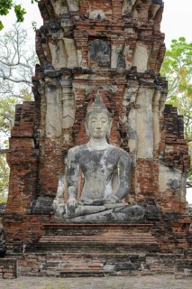 Buddha statue, Wat Mahathat temple complex, UNESCO World Heritage Site, Ayutthaya, Thailand