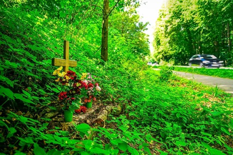 Memorial cross for the victim of a traffic accident on the B432 in Scharbeutz, Schleswig-Holstein,