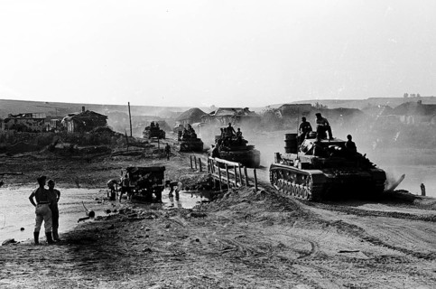 Historische Luftaufnahme, Die Deutsche Wehrmacht auf dem Vormarsch in Russland im Sommer 1942 in
