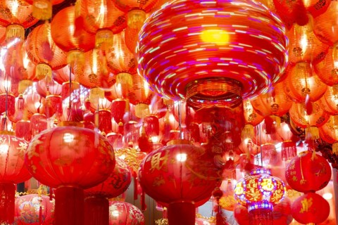 Traditional Chinese lanterns, numerous lanterns hanging from the ceiling, Wat Mangkon Kamalawat,