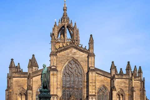 Statue of Walter Francis Montagu Douglas Scott, 5th Duke of Buccleuch in front of St Giles'