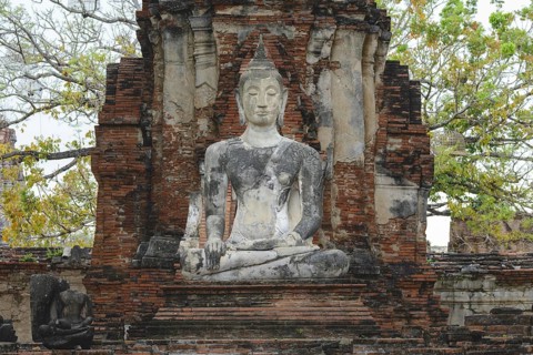 Buddha statue, Wat Mahathat temple complex, UNESCO World Heritage Site, Ayutthaya, Thailand