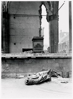 Munich, Feldherrnhalle, ruin, destruction, end of war, National Socialism, World War II, fallen