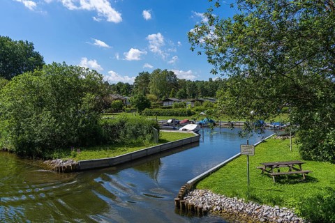 Gartenverein with private water access to the Repenter Canal in the Rheinsberg Lake District,