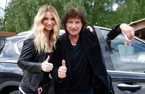 Pia Malo and Olaf der Flipper at the Schlager Radio - Festival in Neuruppin at Hanger 312 on 24.05