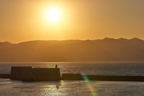 Sunset, evening light, backlight, Venetian sea fortress, Koules, Morosini, mountains, bronze sky,