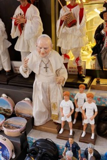 Pope John Paul II and soccer player, figurines for sale, Via San Gregorio Armeno, Spaccanapoli,