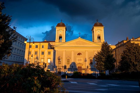 San Nicolò Greek Orthodox Church on the Riva del Mandracchio seafront in the evening light at