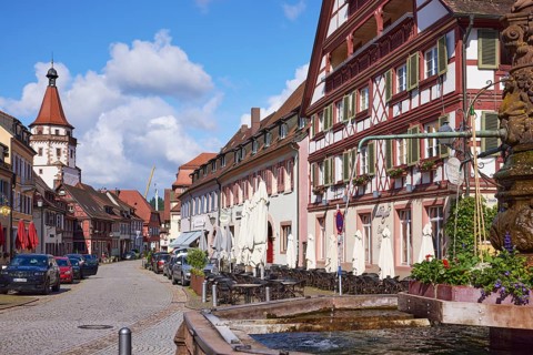 Street with Niggelturm and market fountain in Gengenbach, Black Forest, Ortenaukreis,