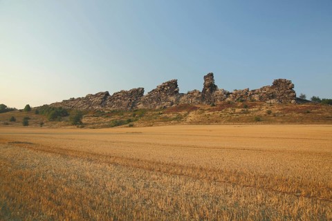 Devil's Wall with Königstein and Eagle Rocks, stubble field, grain fields, landscape, nature