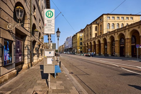 Nationaltheater tram stop, tram track stop, overhead line, public transport, public transport,